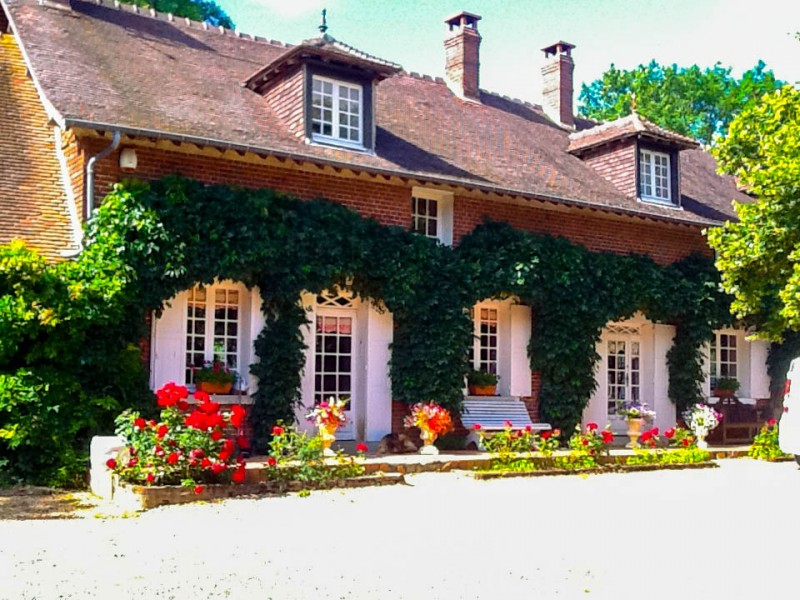 House for sale in BEAUVAIS Rare and exceptional ancient farmhouse